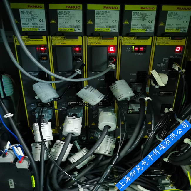 FANUC伺服器維修驅(qū)動器報警8速修,伺服控制器上電顯示8解析,驅(qū)代碼8的故障維修