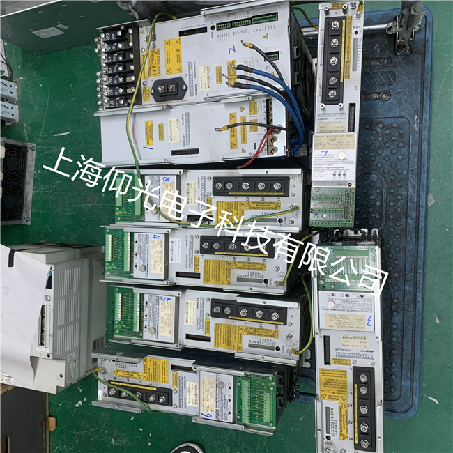 博士力士樂DMA85B1101-D伺服驅(qū)動器報(bào)F8057代碼專業(yè)維修